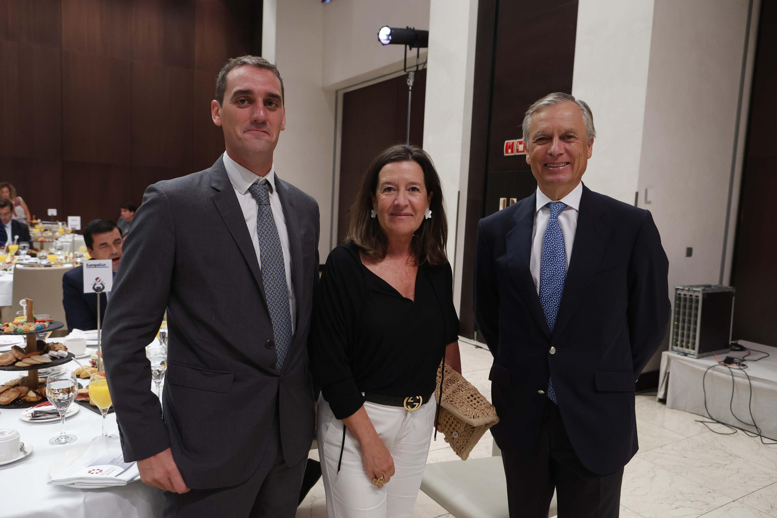 Imágenes de los asistentes al Foro Joly con Hugo Morán