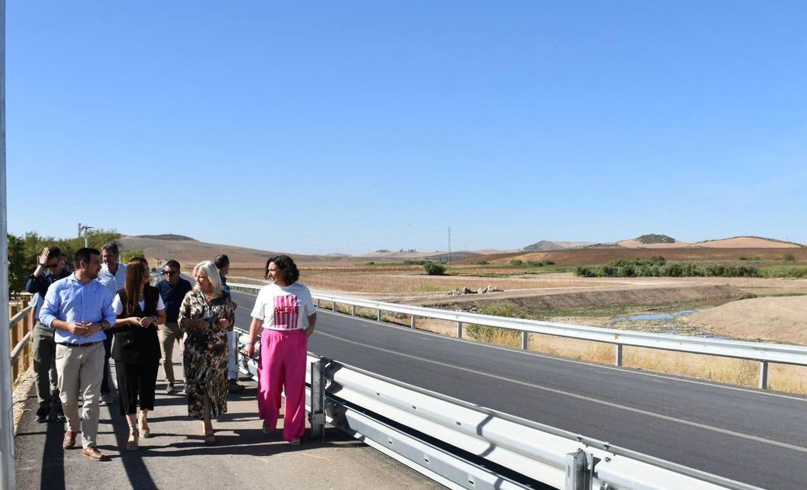 Las autoridades de la Junta y el Ayuntamiento visitan los trabajos de mejora.