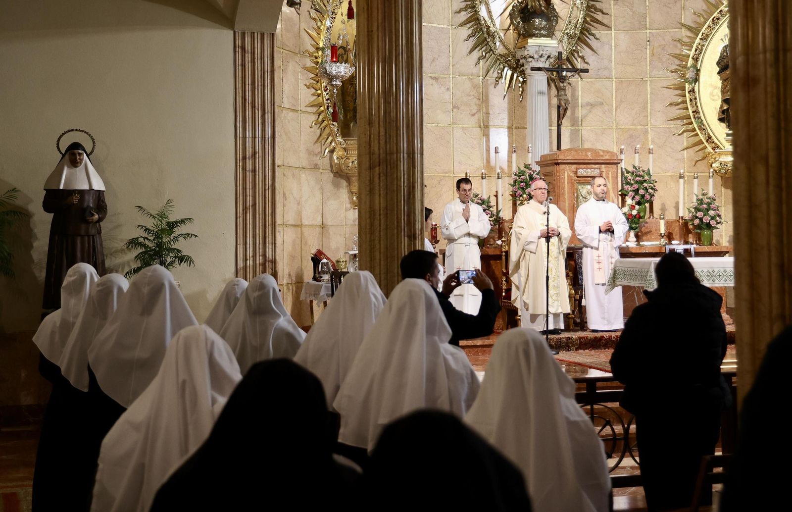 Inicio año jubilar de las Hermanas de la Cruz