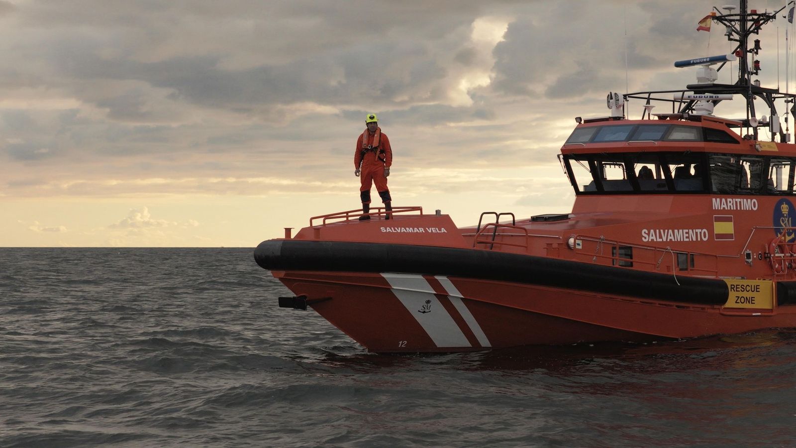 La increíble historia del náufrago que hoy rescata vidas en el mar