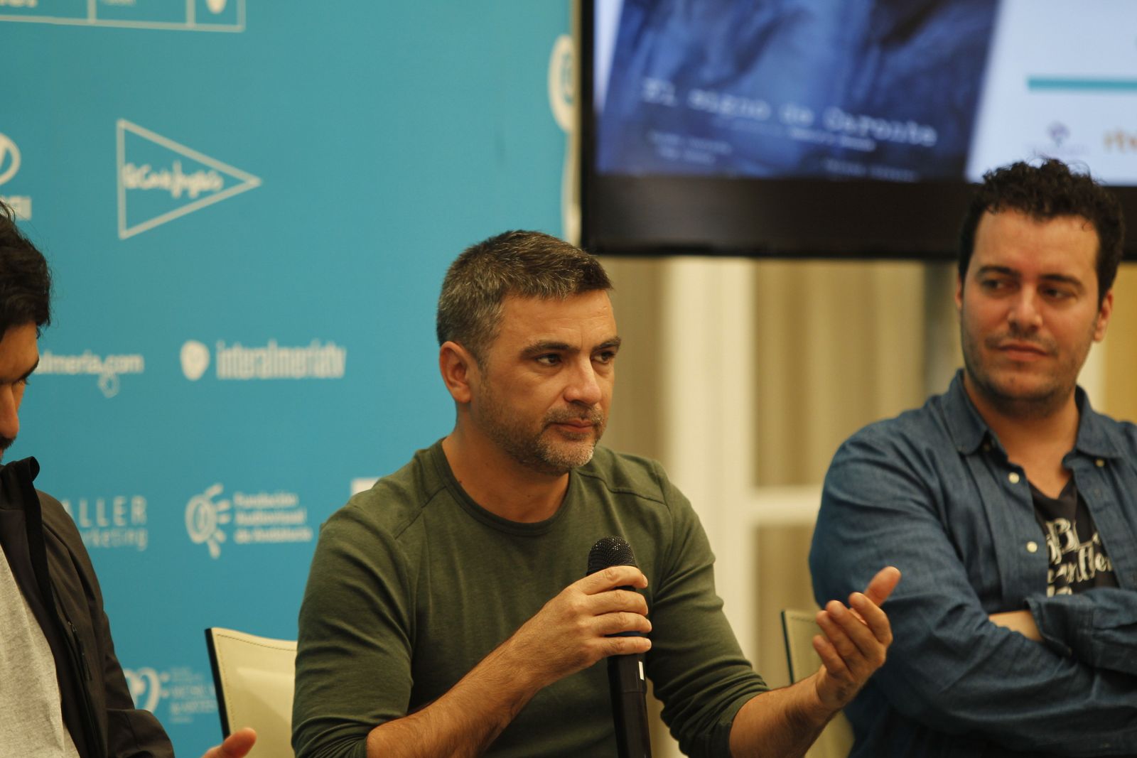 Las imágenes de Melani Olivares y Rubén Cortada