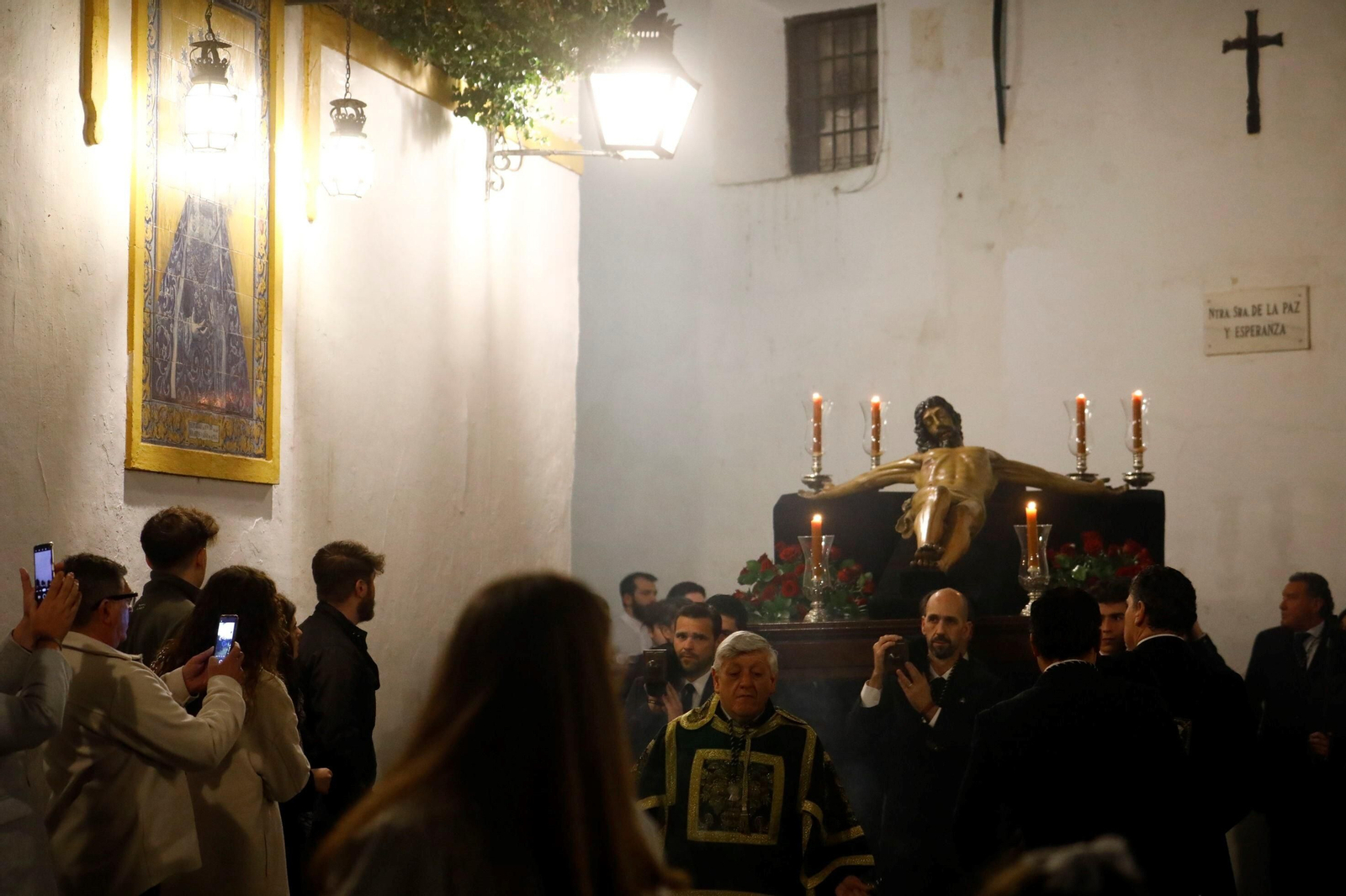 Las mejores imágenes del vía crucis del Cristo de la Clemencia en Córdoba Las mejores imágenes del vía crucis del Cristo de la Clemencia en Córdoba