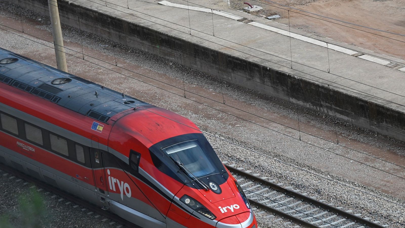 Los trenes vuelven a Adamuz un mes después de la tragedia, en imágenes