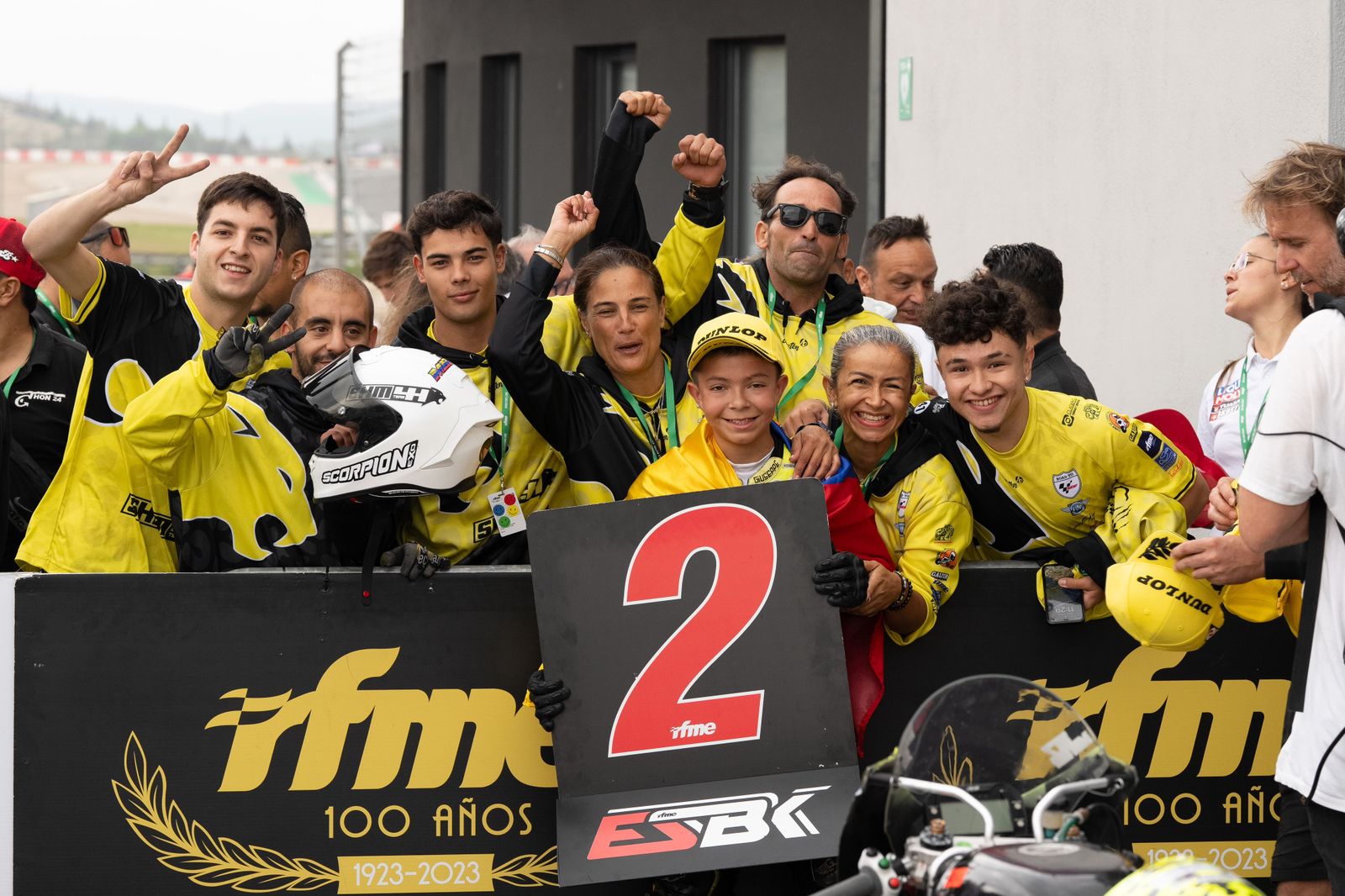 Pódium de Mateo Marulanda 27 en Navarra.