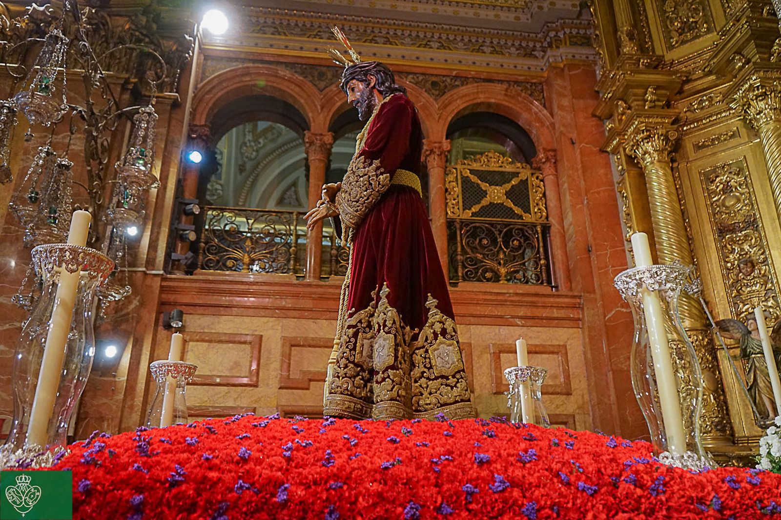 El Señor de la Sentencia sobre sus andas.