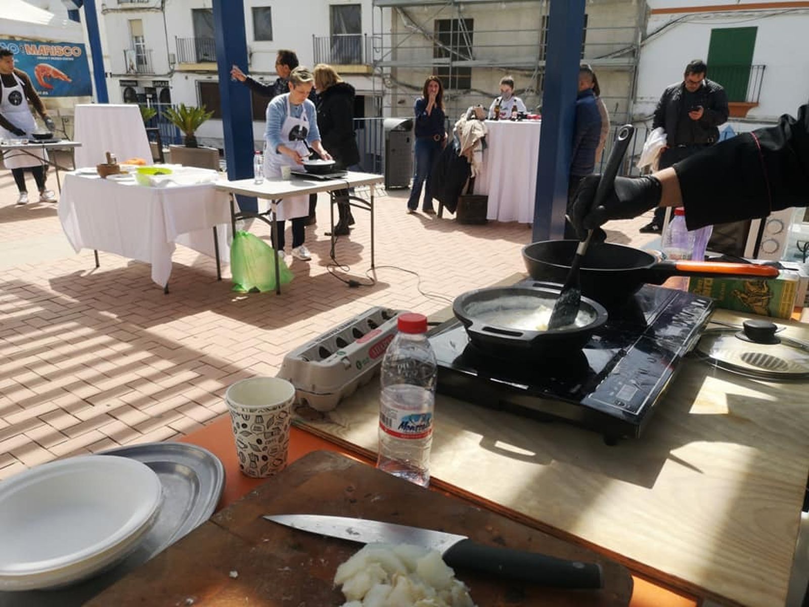 La celebración del certamen gastronómico del bacalao de Semana Santa en Castro del Río, en imágenes