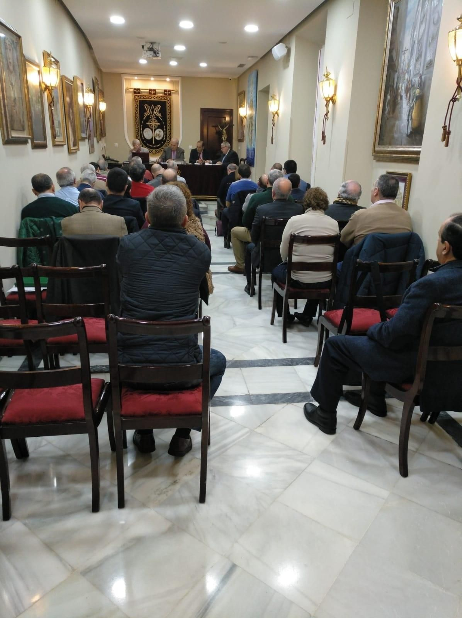 Pleno de hermanos mayores Pleno de hermanos mayores