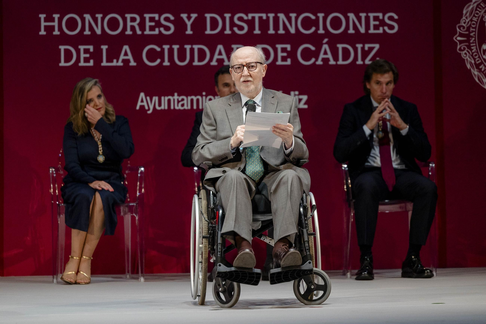 Las imágenes del acto de entrega de los títulos de hijos predilectos y adoptivos y de las medallas de oro de la ciudad.