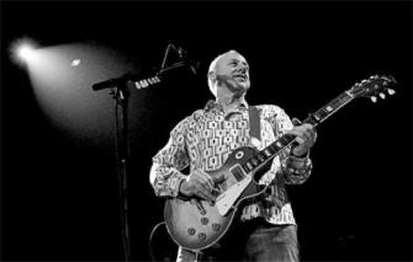 El cantante, en un concierto en Atarfe el pasado año.