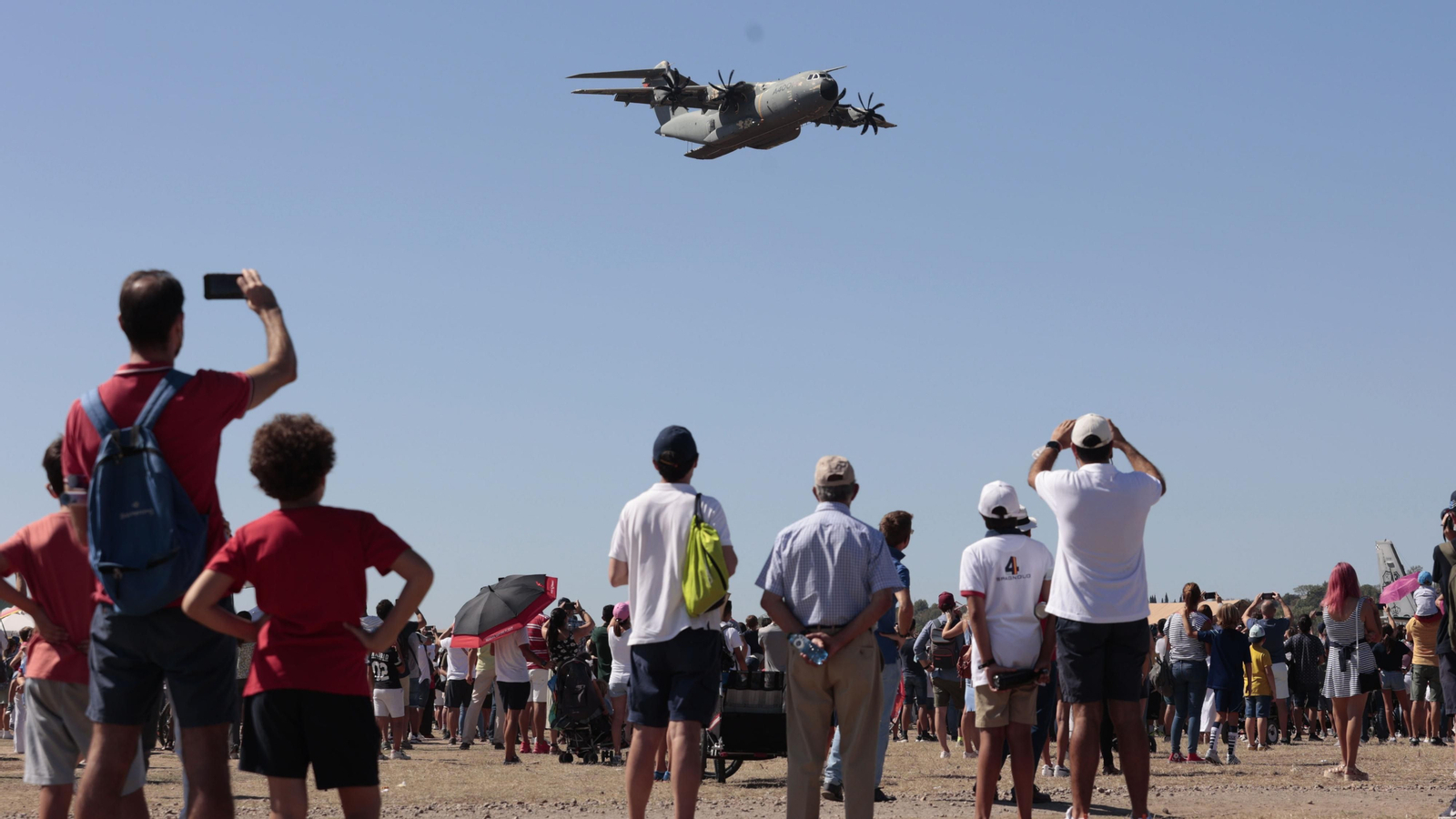 Imágenes de la exhibición aérea en Tablada con motivo de su centenario
