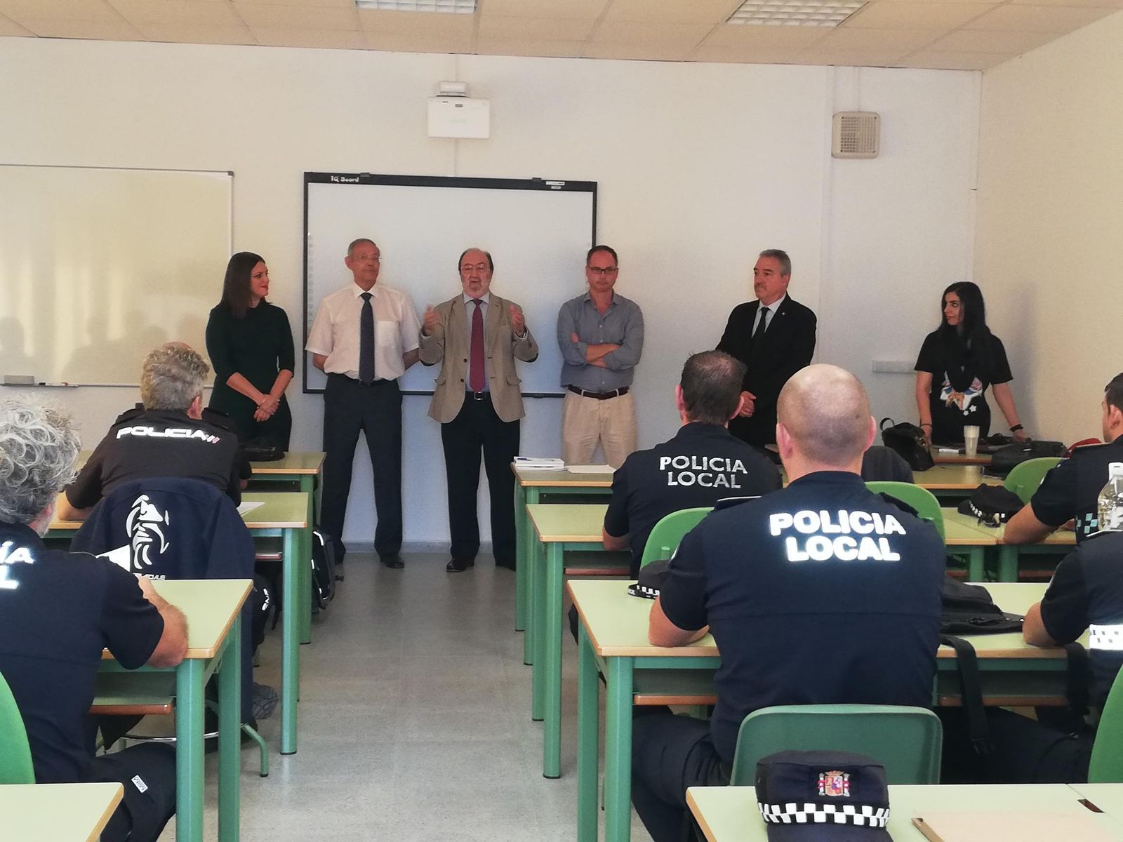 Raquel Rendón, Ángel Galán,  Isidoro Beneroso, un miembro de la ESPA y Luis Muñoz, ayer en la clausura del curso en Aznalcázar (Sevilla).