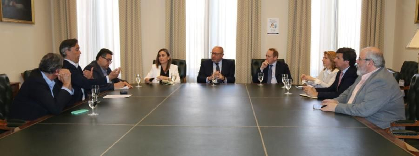 Asistentes a la firma del acuerdo en el Rectorado de la UCO.