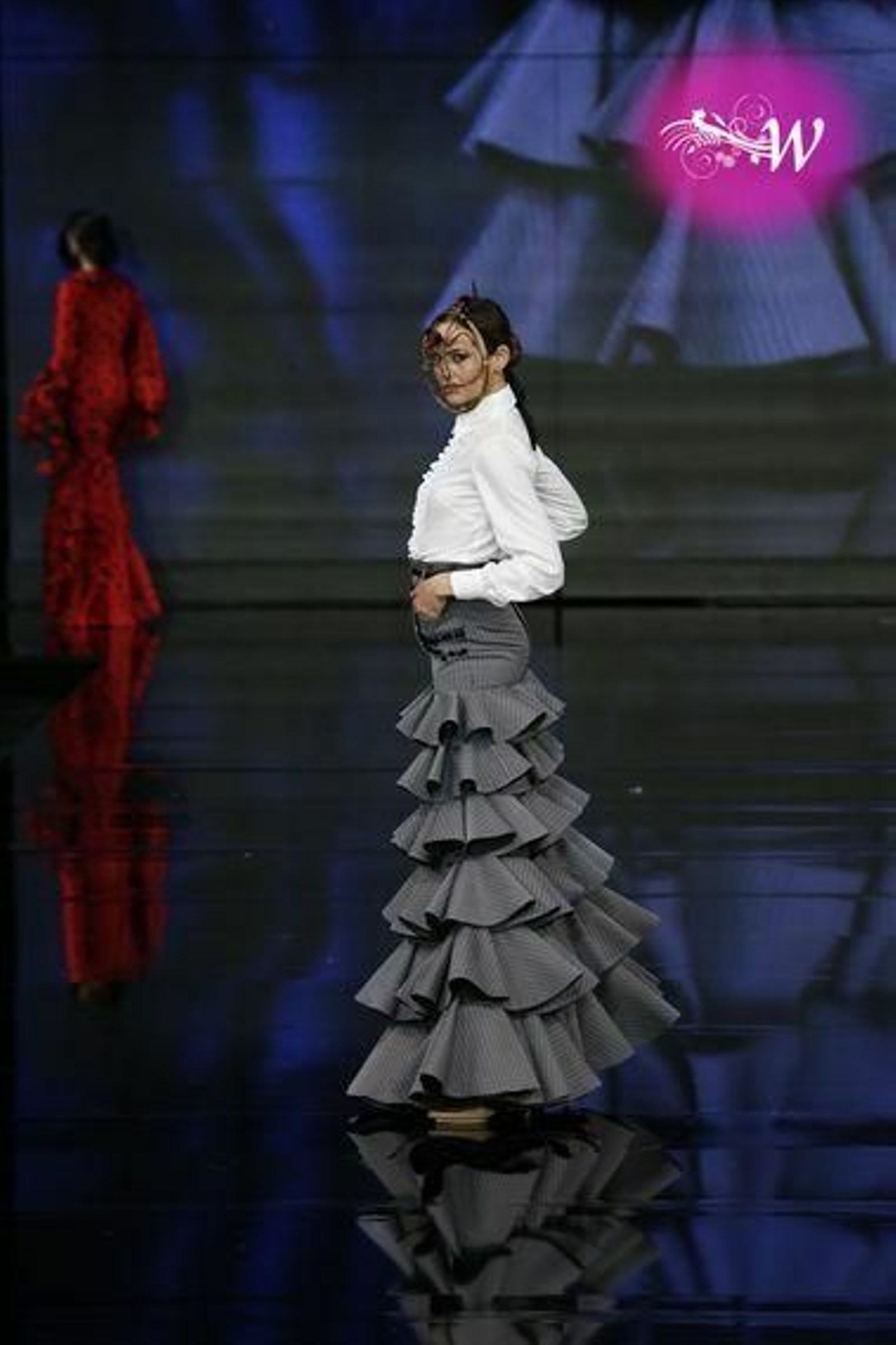 Así ha sido el desfile de Gil Ortiz en SIMOF 2020, todas las fotos de su colección de flamenca
