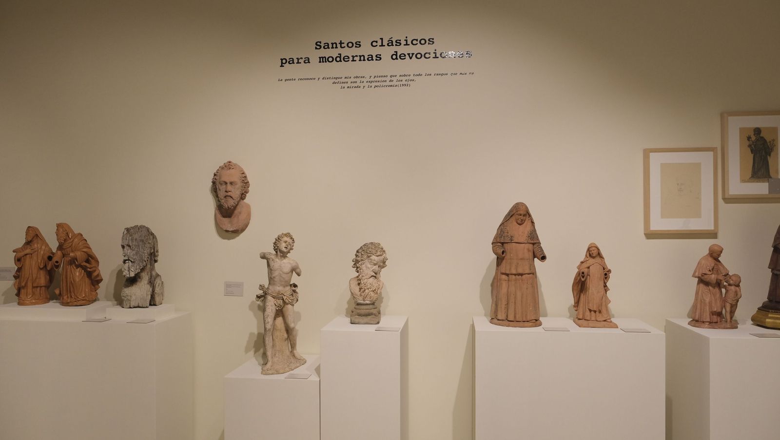 Las fotos de la exposición del escultor e imaginero Luis Álvarez Duarte en el MUREC