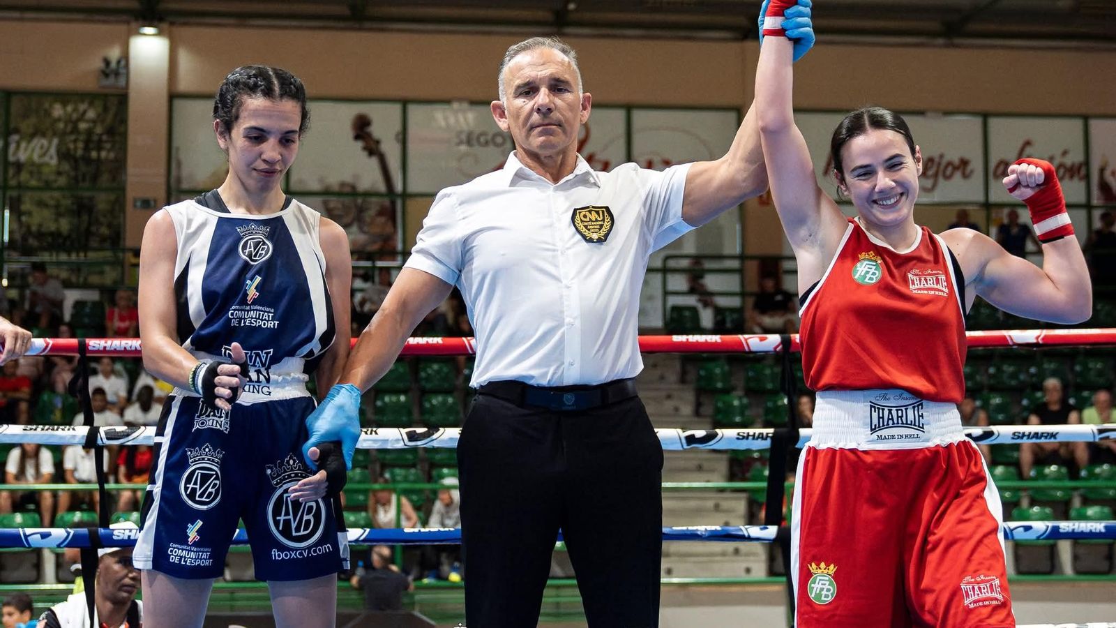 Noelia Gutiérrez celebra su triunfo en Segovia. Noelia Gutiérrez celebra su triunfo en Segovia.