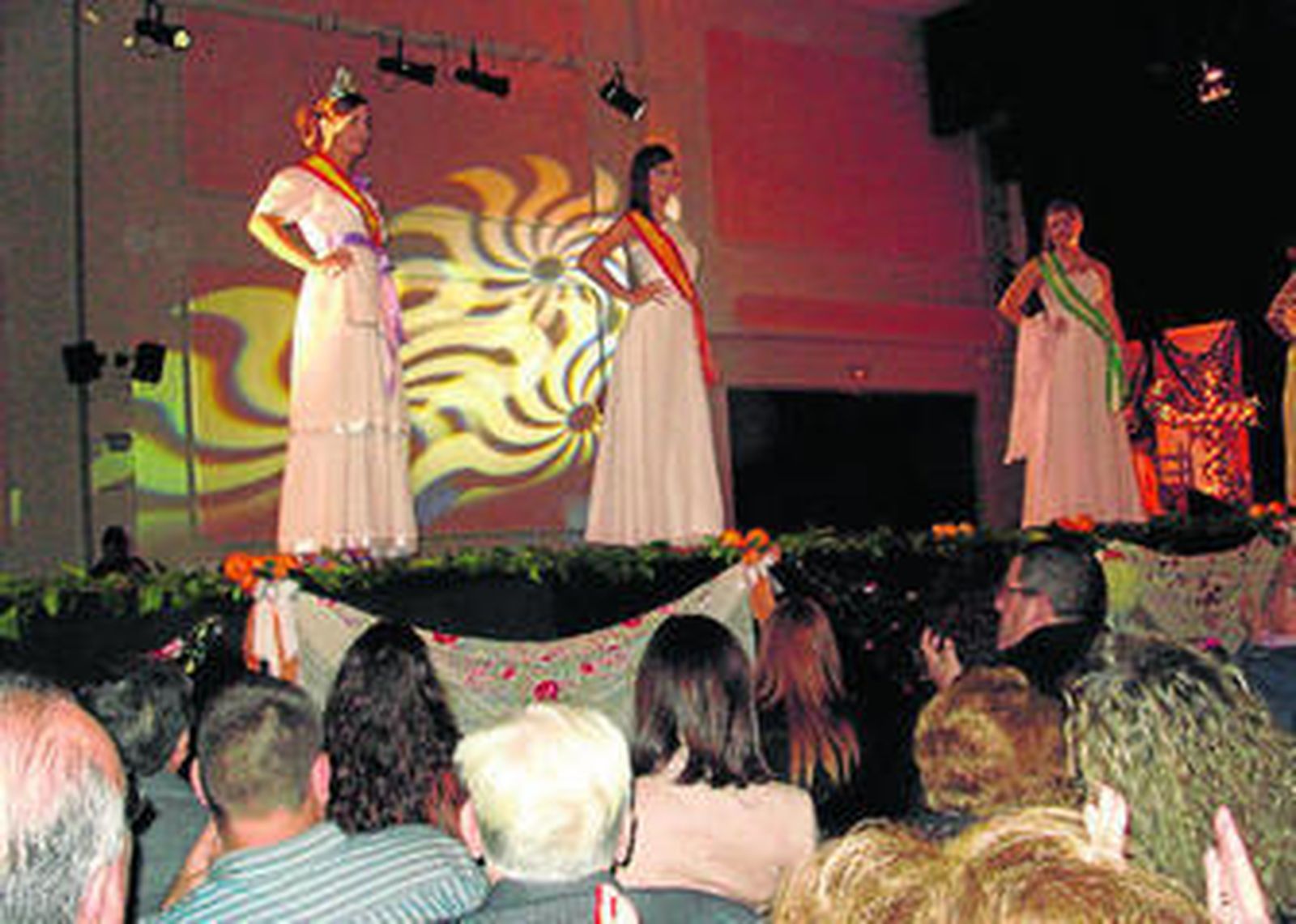 Los trajes que portaban las modelos suponen todo un ejemplo del paso del tiempo.