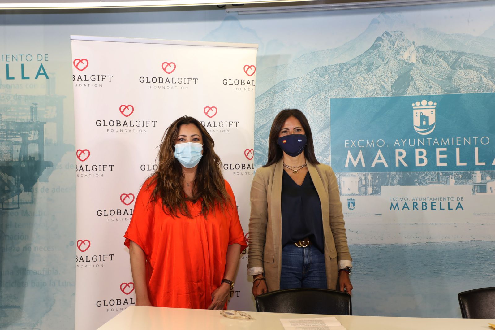 María Bravo y Begoña Rueda en la presentación de la apertura del centro.