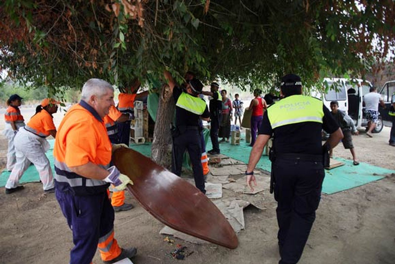 El PSOE pide a Zoido que no aplique "parches" contra el chabolismo