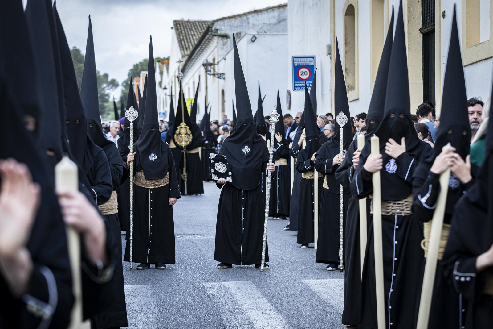 Las imágenes de Afligidos de El Puerto en el Lunes Santo de la Semana Santa 2025