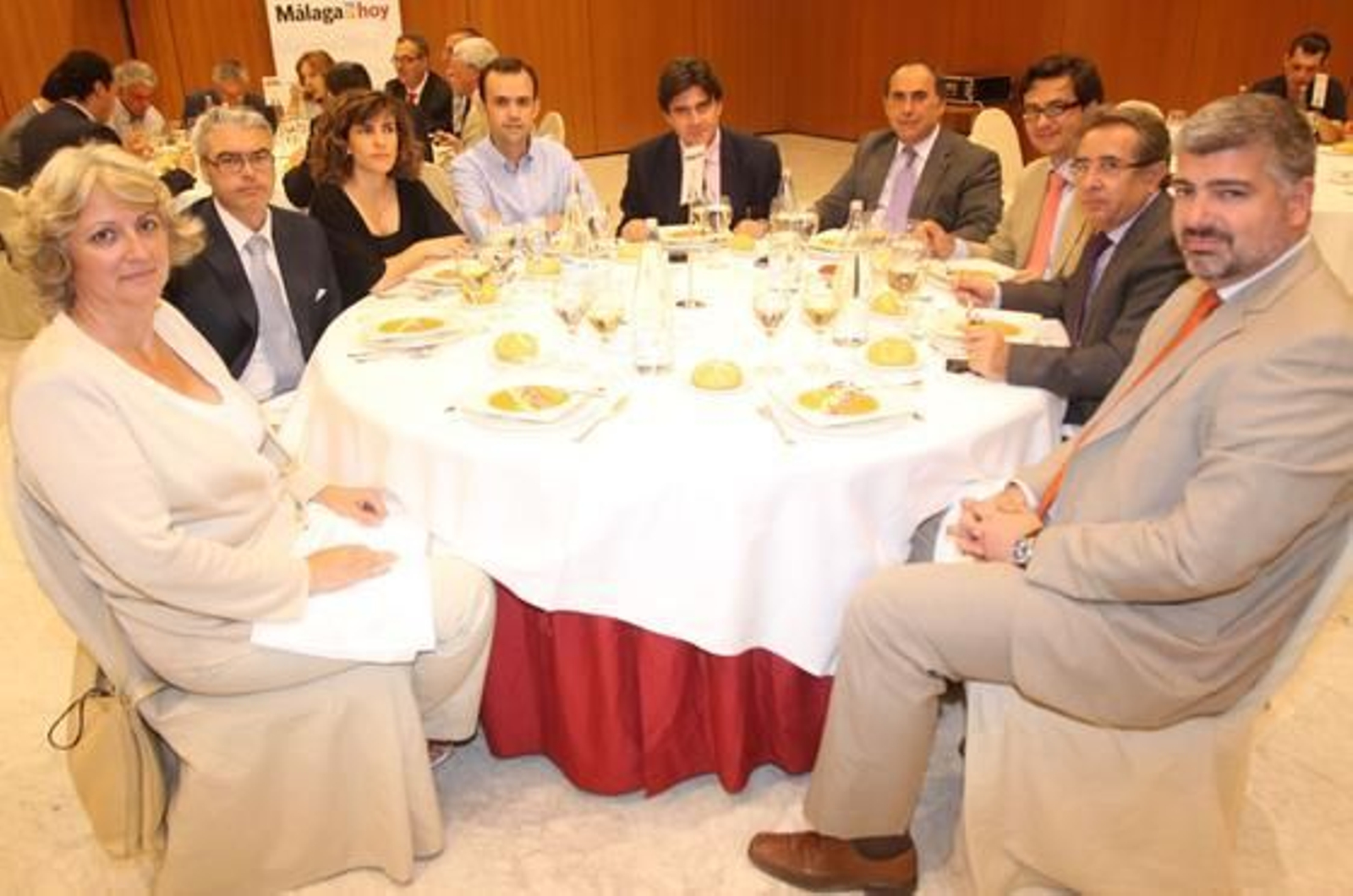 Foro Málaga Hoy, de izquierda a derecha, Olivia González, Benito Javier Gallardo, Rocío Valgañón, Francisco Caño, Antonio Ortíz Gómez, Antonio Ortíz, José Carlos Romero, Francisco Arguelles, Carlos Díaz Navarrete.

Foto: Sergio Camacho