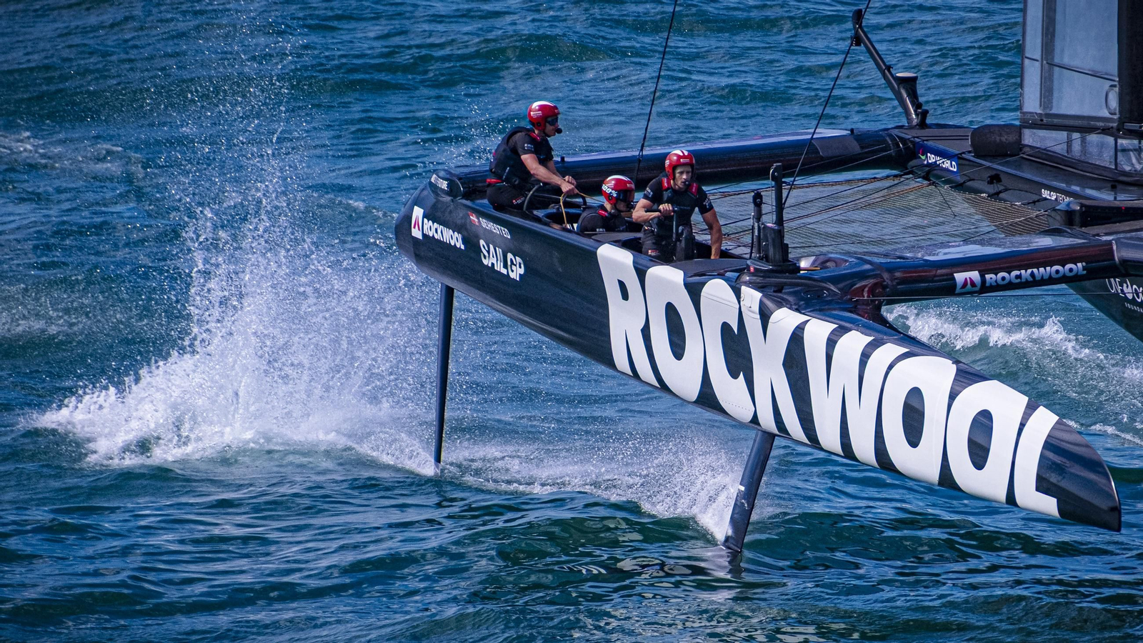 Las imágenes que dejó en Cádiz el domingo de Sail GP