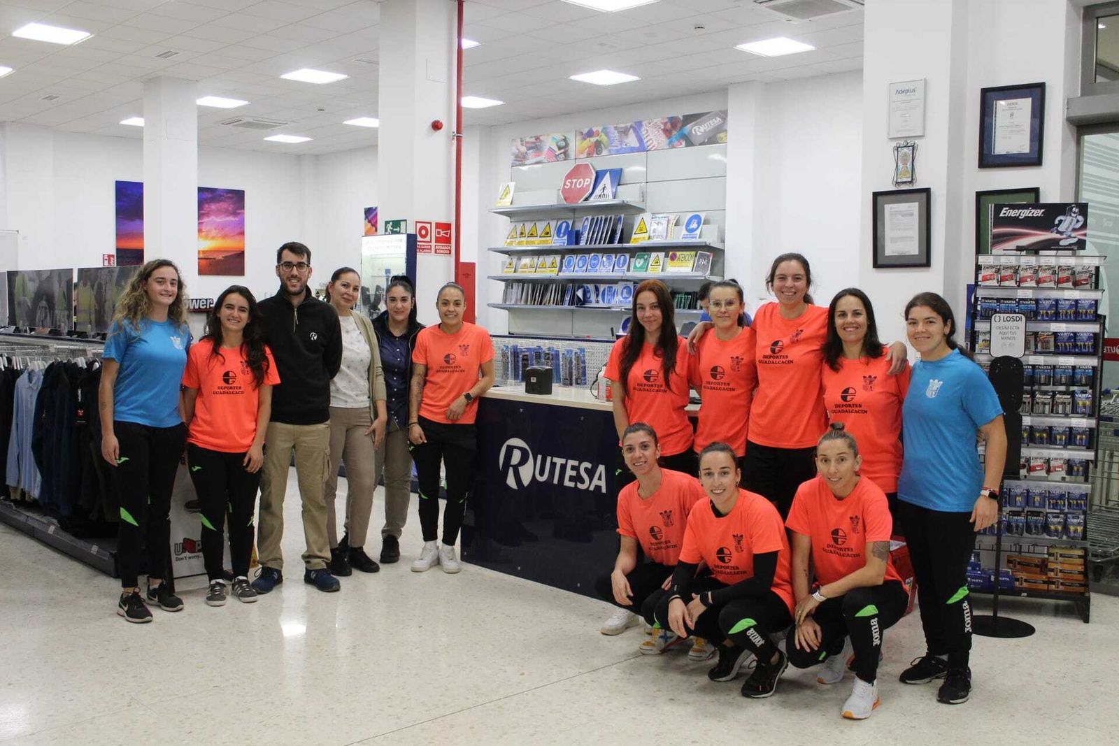 La plantilla del Guadalcacín FSF, en Rutesa, uno de sus patrocinadores.