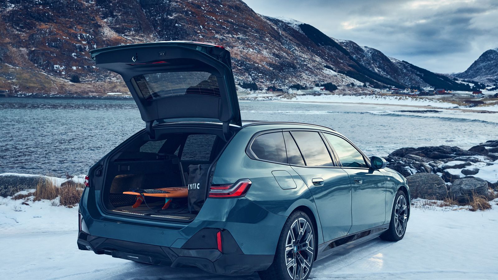 El maletero ofrece una capacidad de 570 litros en este familiar, es decir, 50 más que en la berlina y con un acceso más favorable gracias al portón.