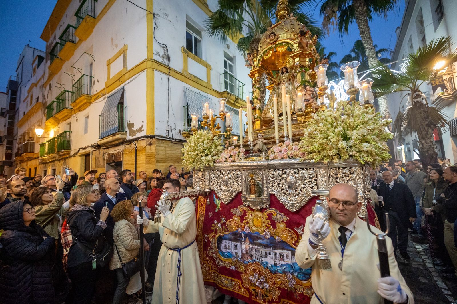Las imágenes de la procesión de la Virgen de la Palma, en Cádiz