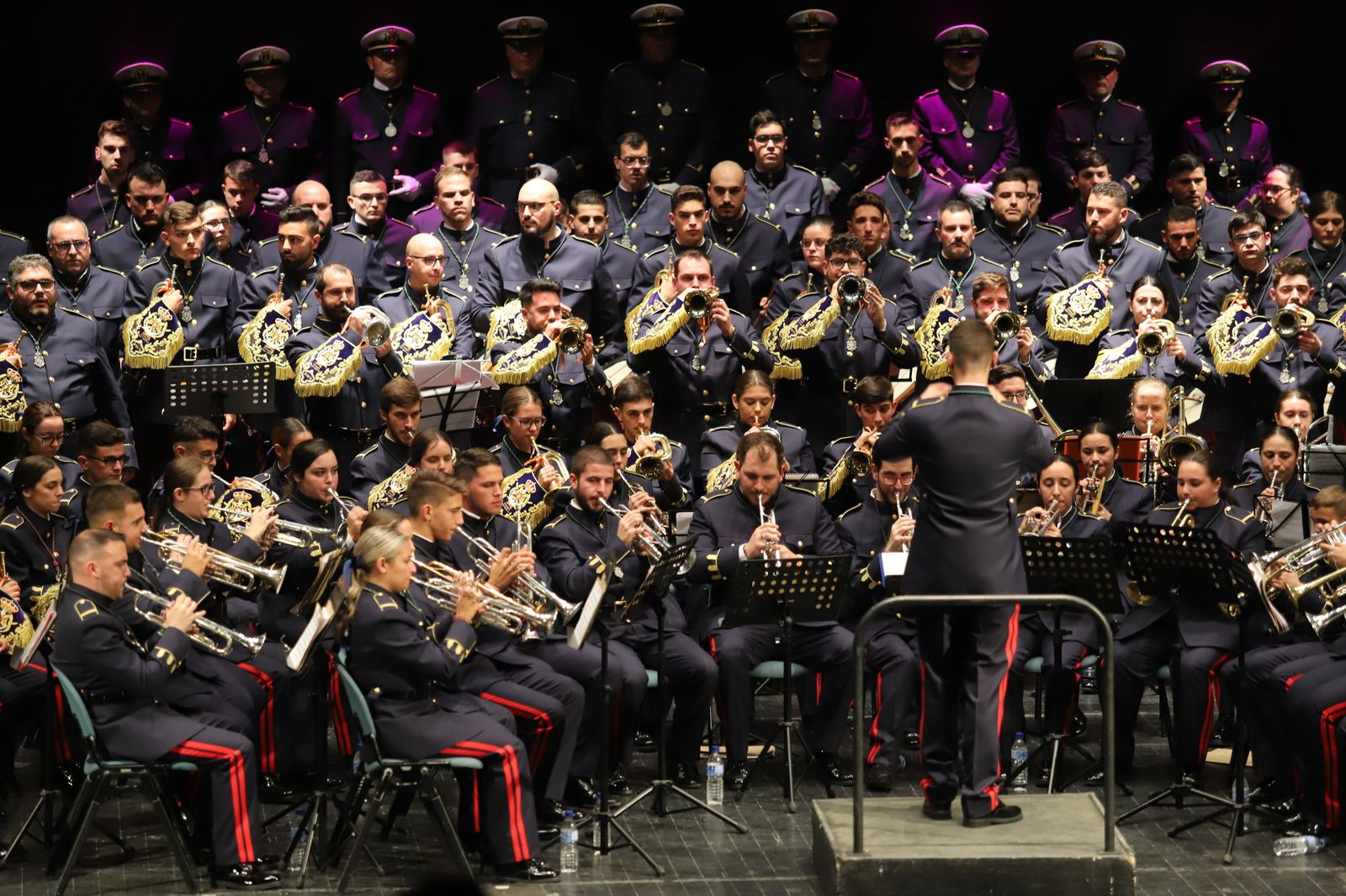 Imágenes del Concierto para presentar la fusión de las bandas de la Expiración y de la Salud , en la Casa Colón de Huelva