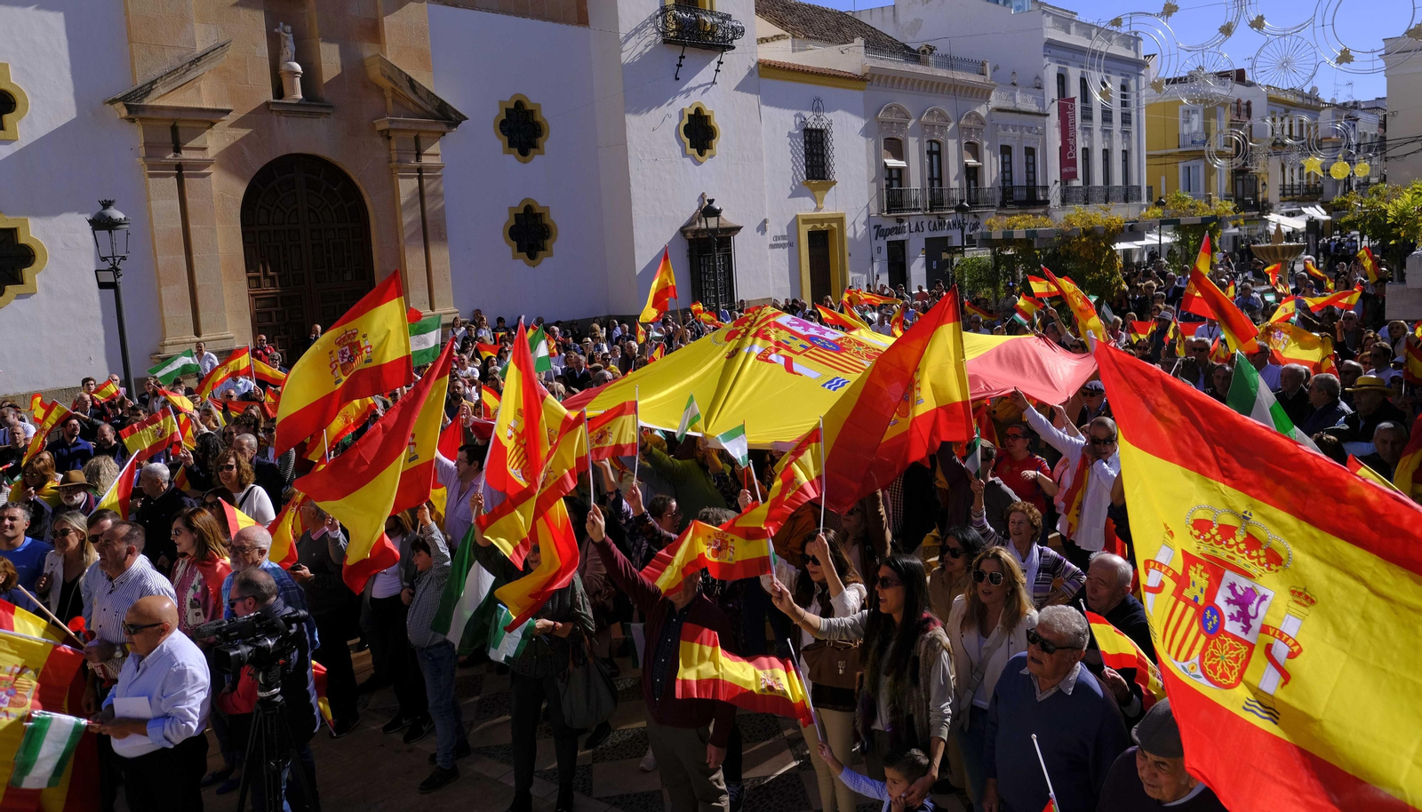 Concentración en la plaza del Socorro de Ronda. Concentración en la plaza del Socorro de Ronda.