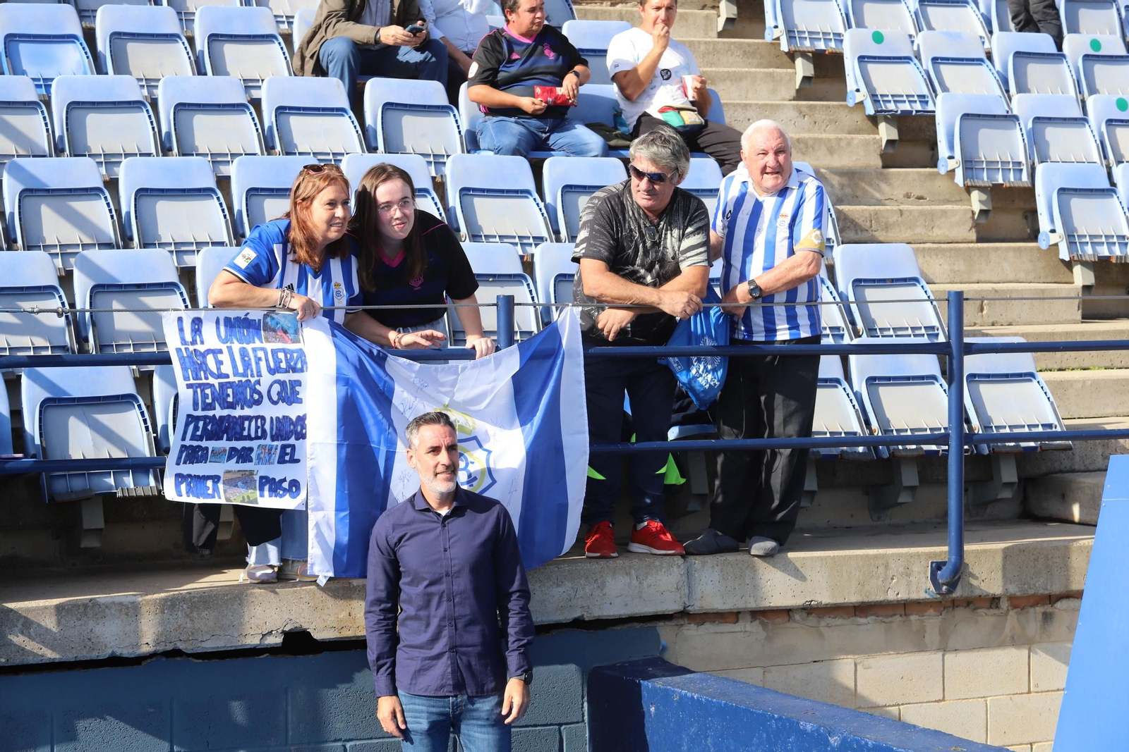 Imágenes del gran ambiente en el Nuevo Colombino para ver el  Recre-Burgos