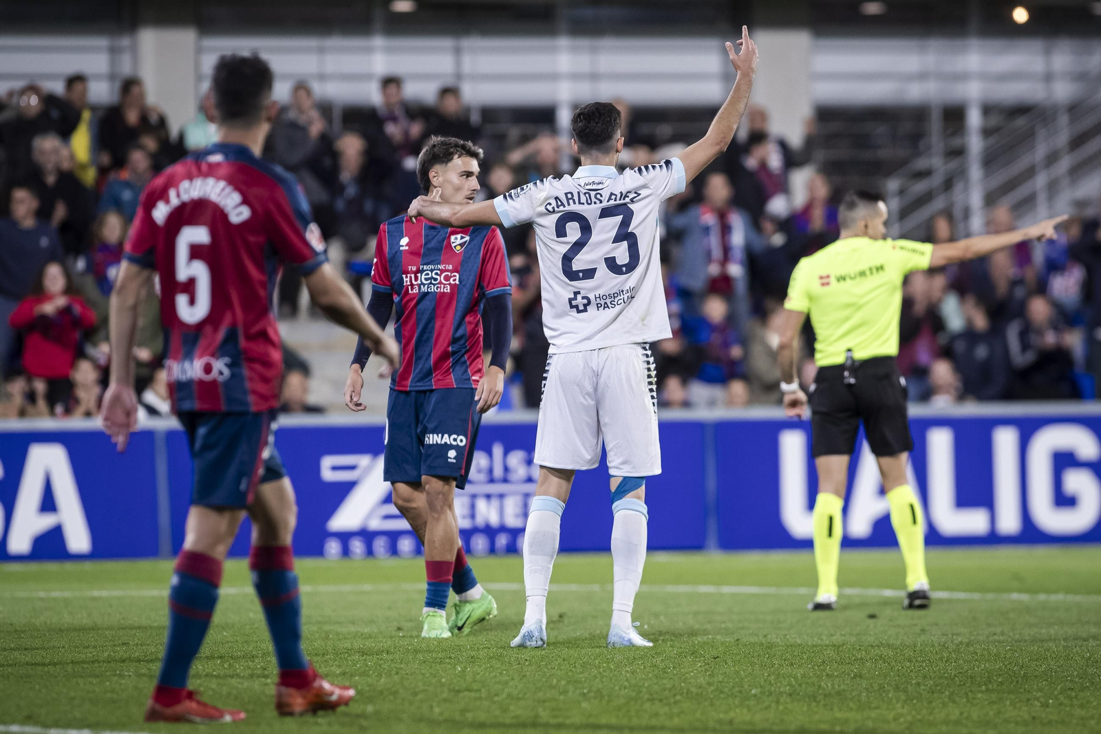 Las imágenes del partido entre el Huesca y el Cádiz C.F