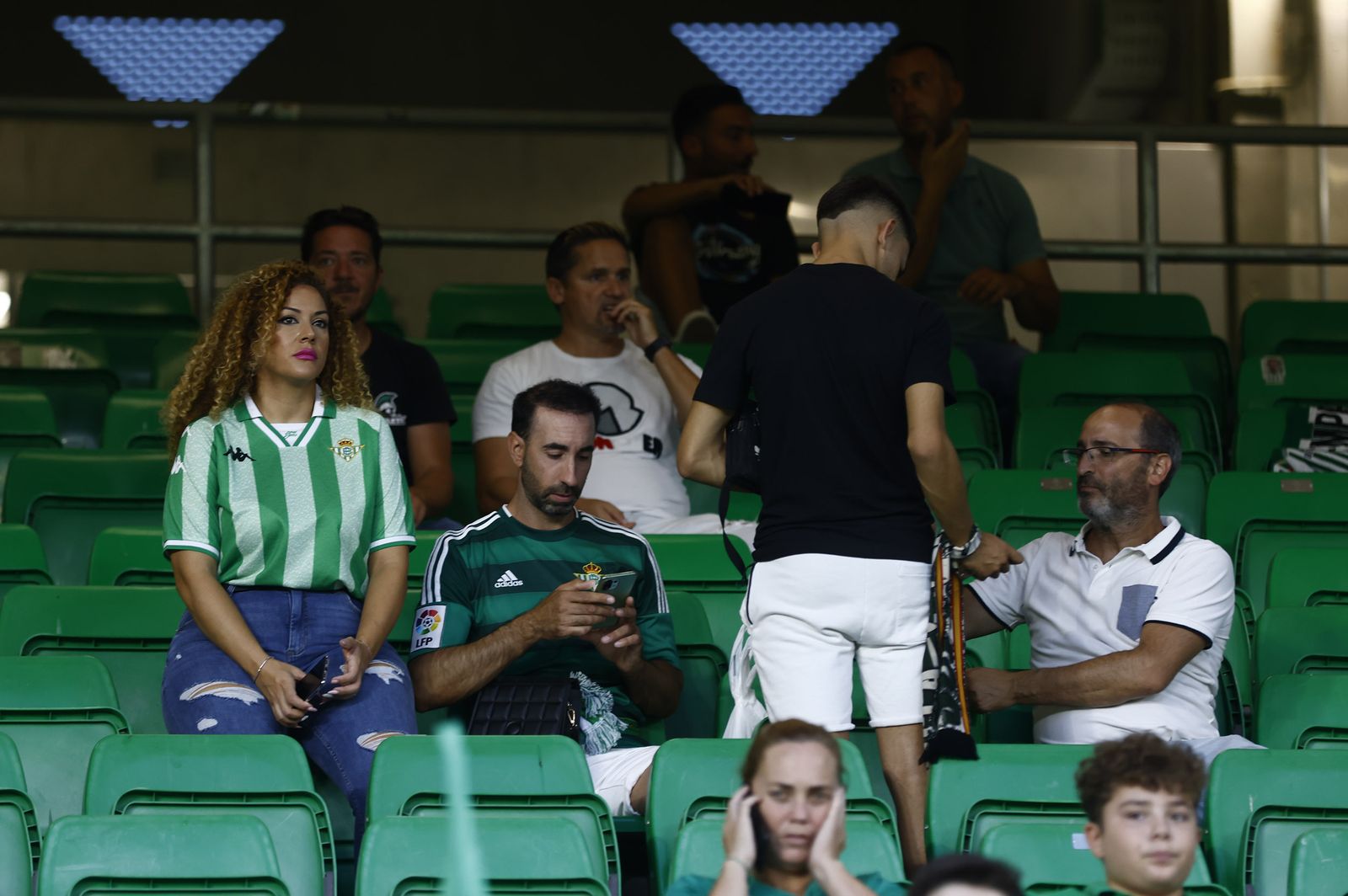 Búscate en las fotos del partido Betis-Villarreal