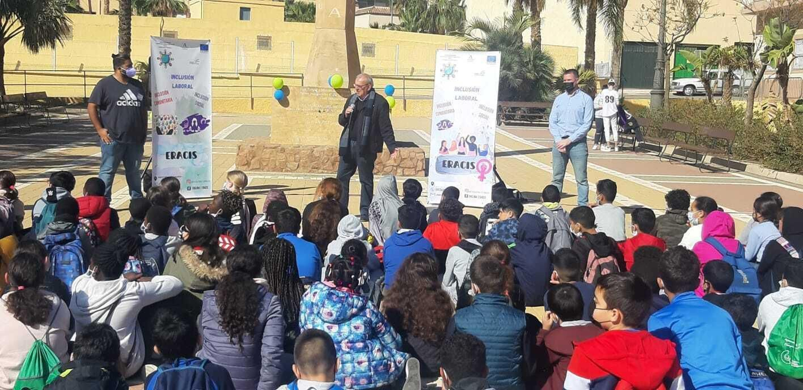 Vícar enarbola la bandera del pueblo gitano trabajando por sus derechos