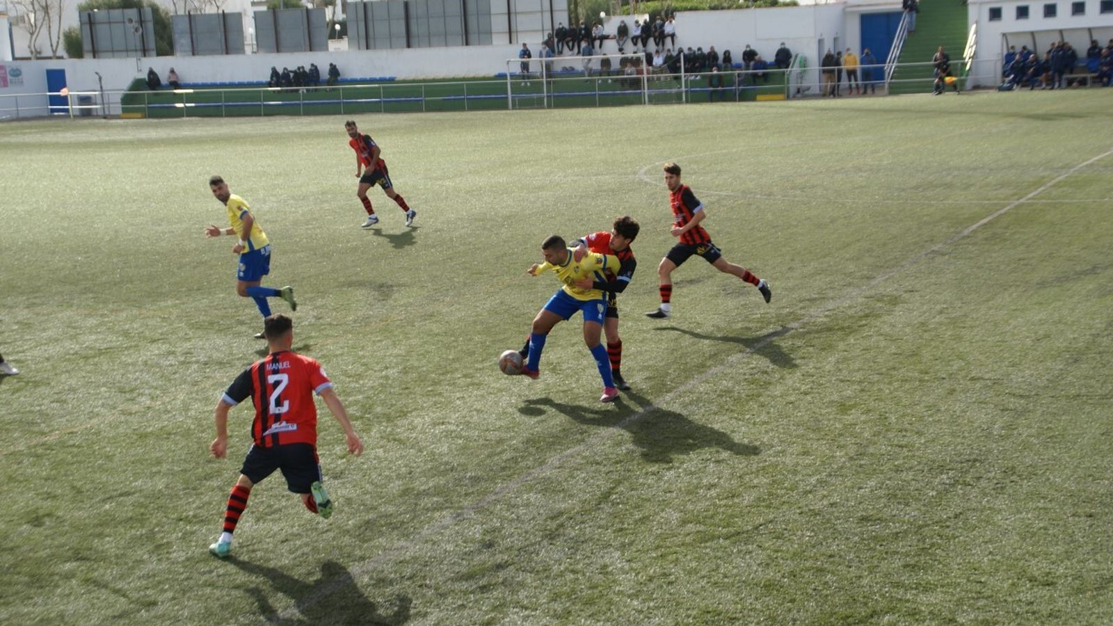 Un lance del encuentro jugado por los cartayeros en Conil.