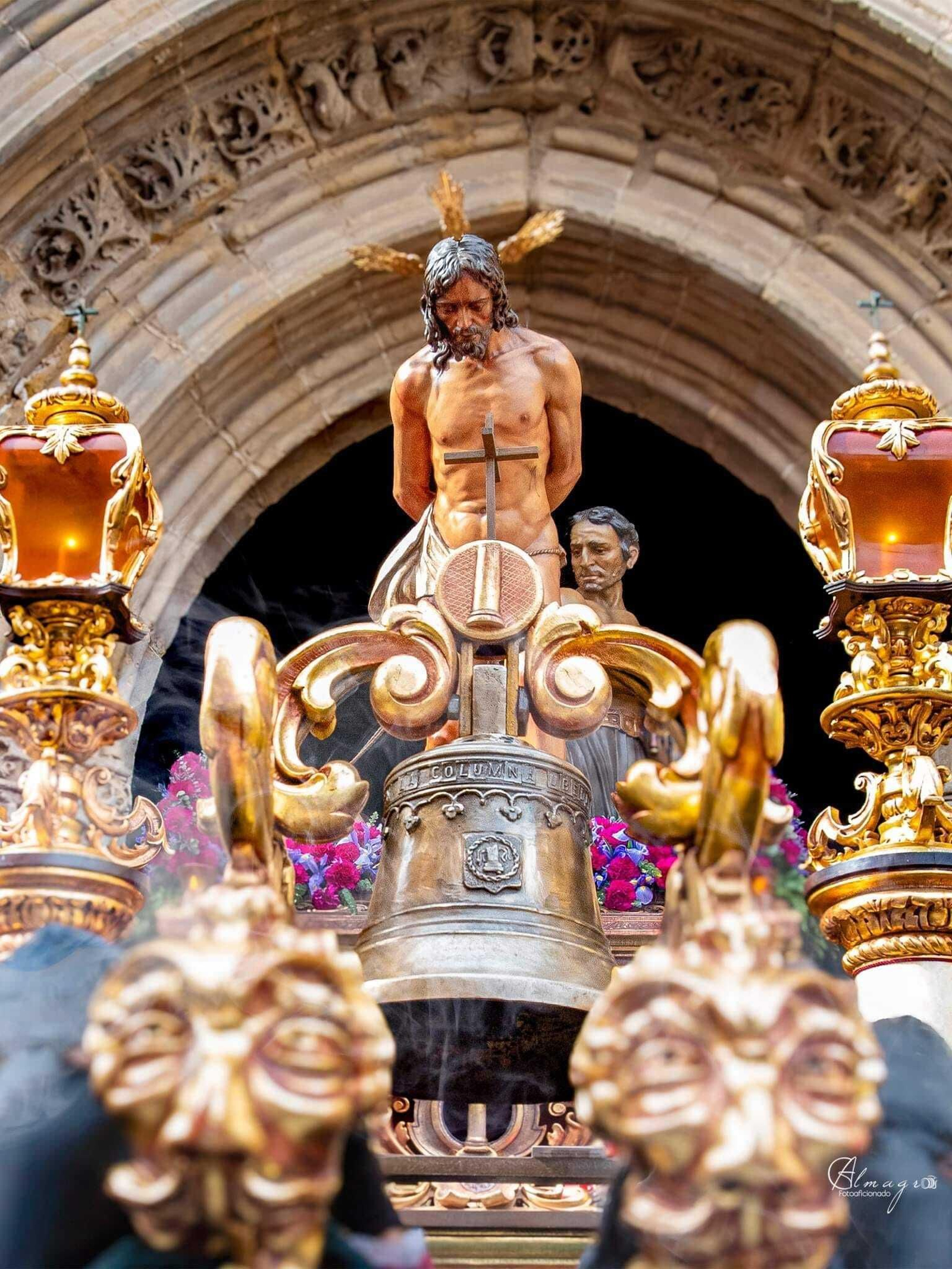 Cristo de la Columna de Úbeda sobre su trono procesional