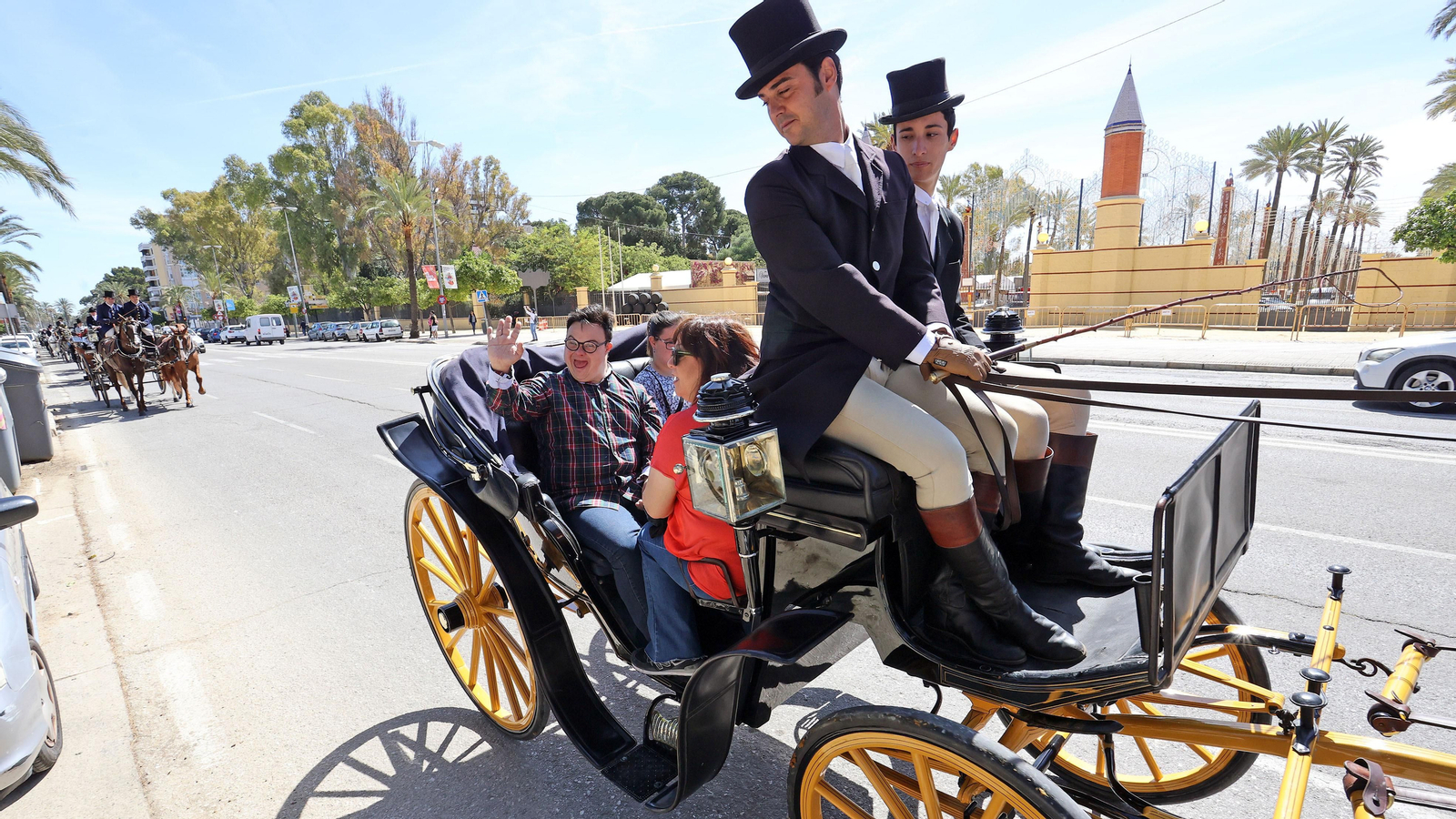 'Los carruajes de la integración' con jóvenes de Cedown y Aspanido por Jerez