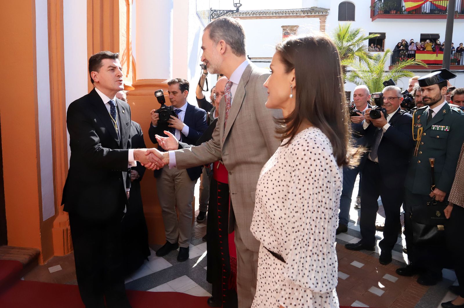 Imágenes de Don Felipe y Doña Letizia en su visita a la Virgen del Rocío