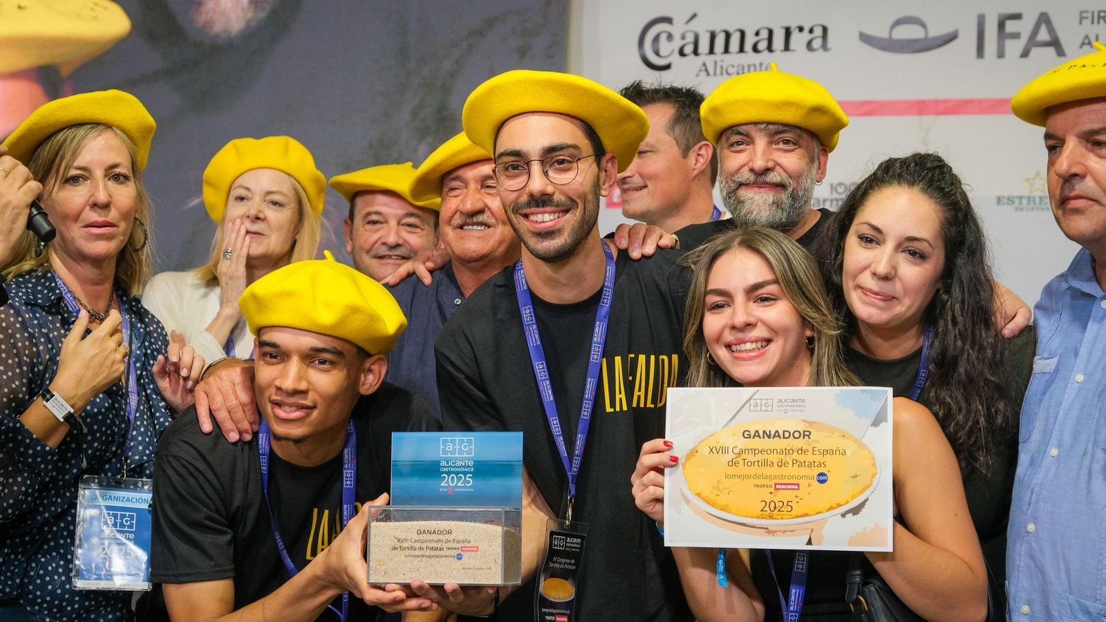 Oliveira, de La Falda de Chaberí, y la tortilla ganadora del campeonato de España