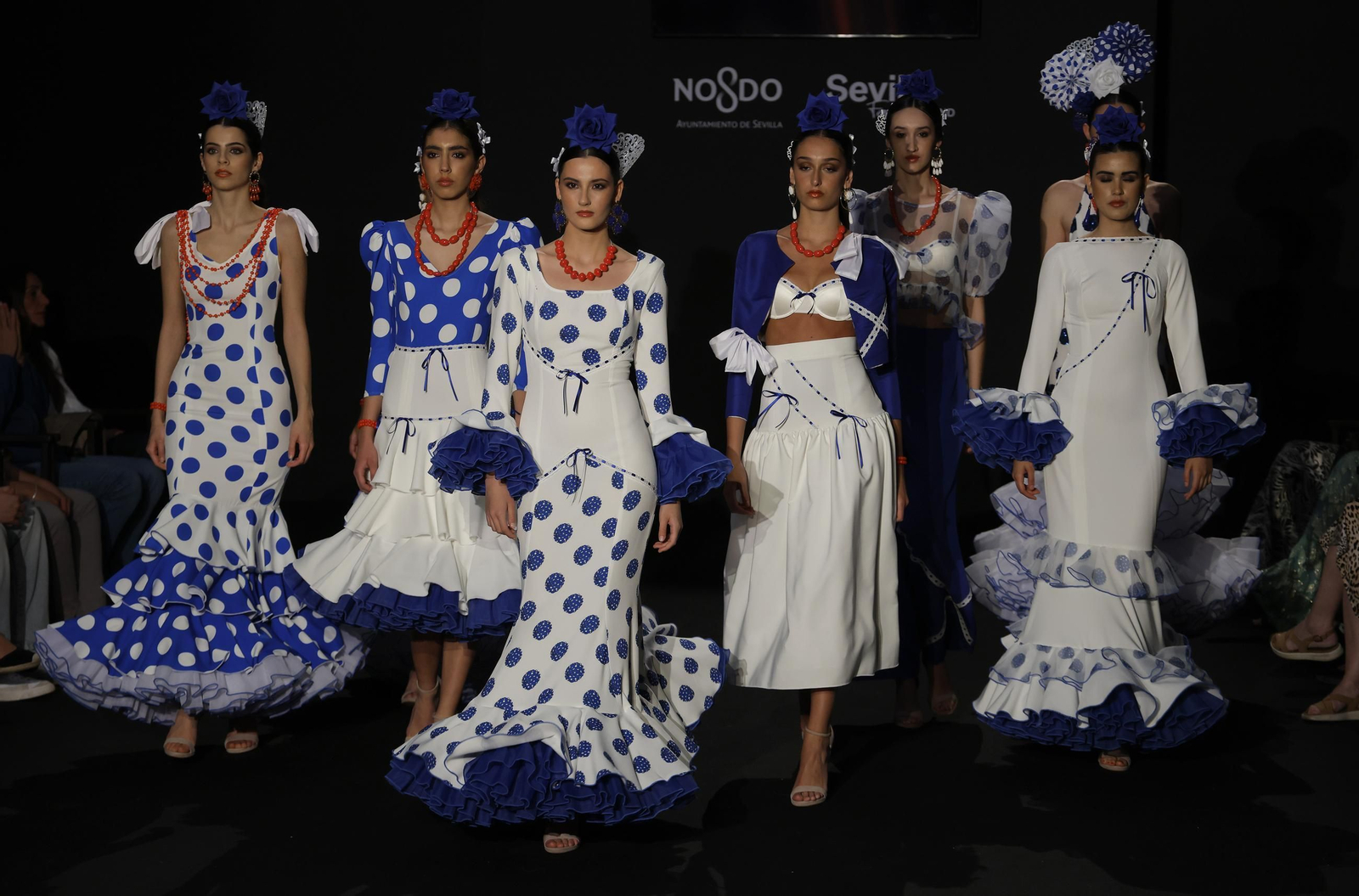 Emprende Lunares, el desfile de moda flamenca de Samuel Reyes, que anticipa la Feria de Abril: todas las fotos.