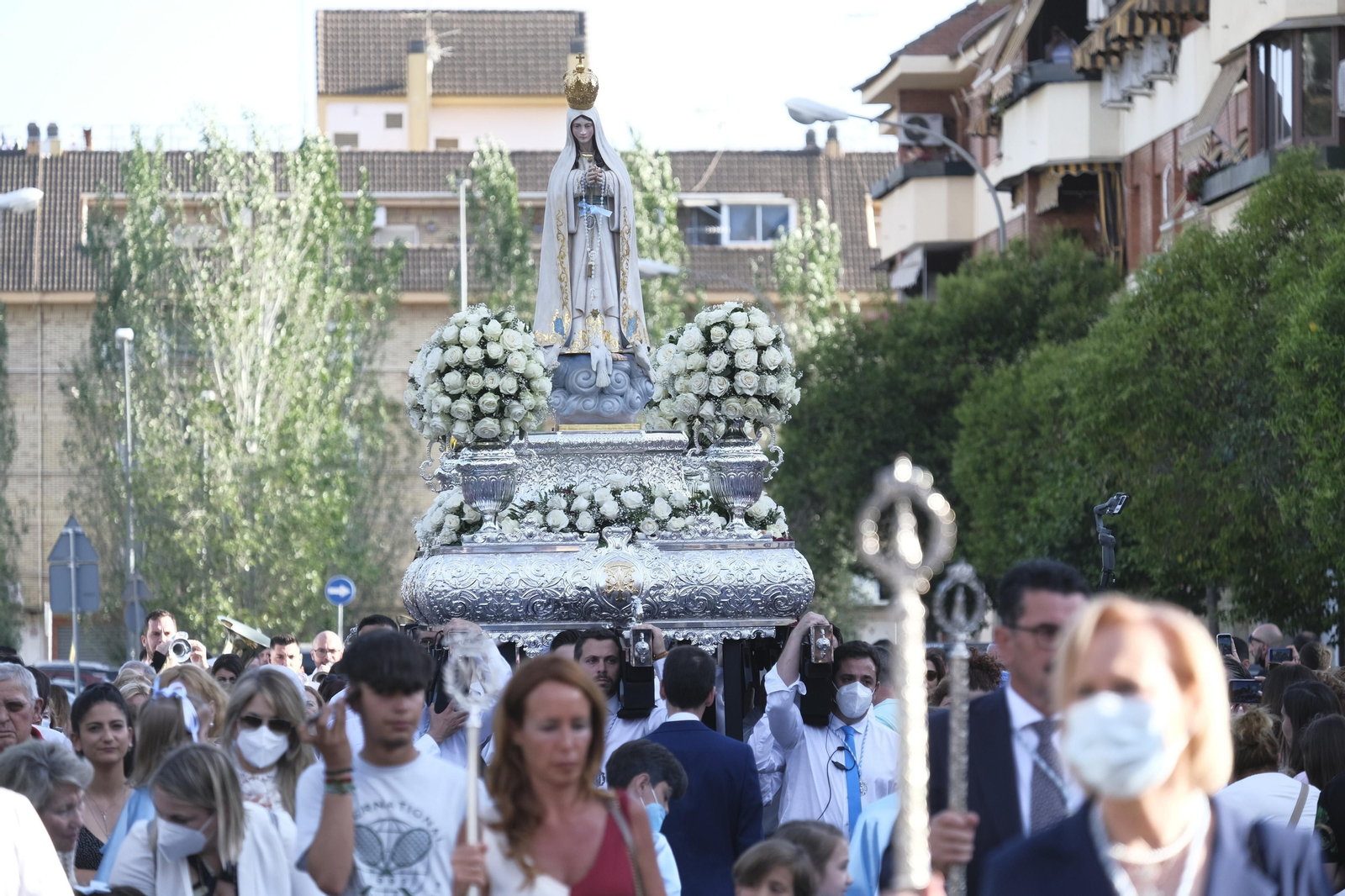 La procesión de la Virgen de Fátima de Córdoba, en imágenes