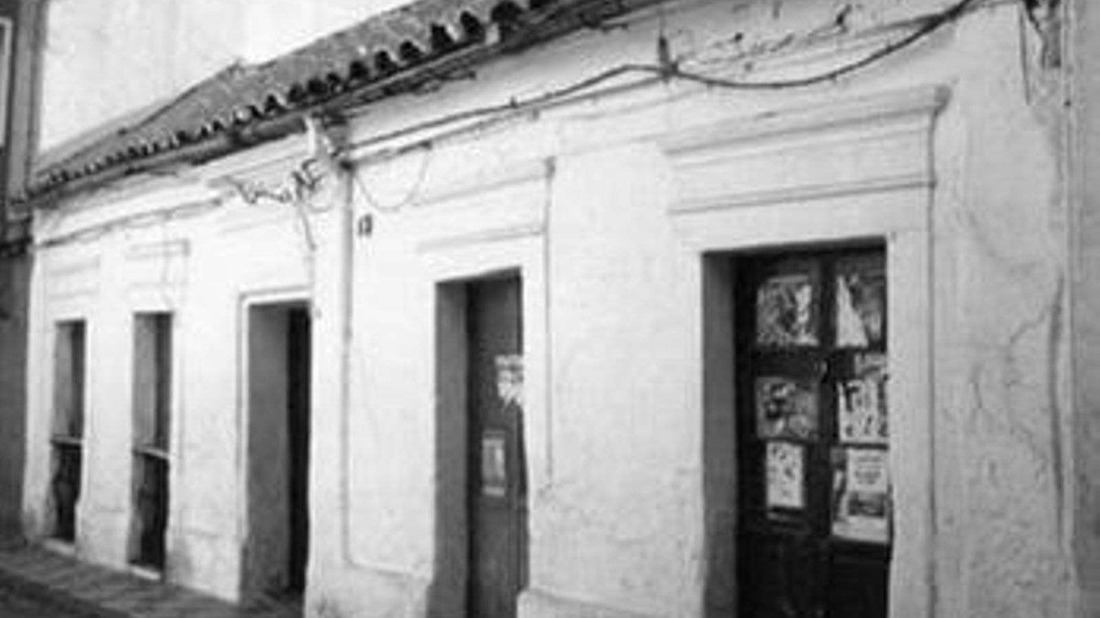 La Librería de Antonio Moreno Carrillo, en la tranquila calle de las Huertas o de Emilia de Gamir.