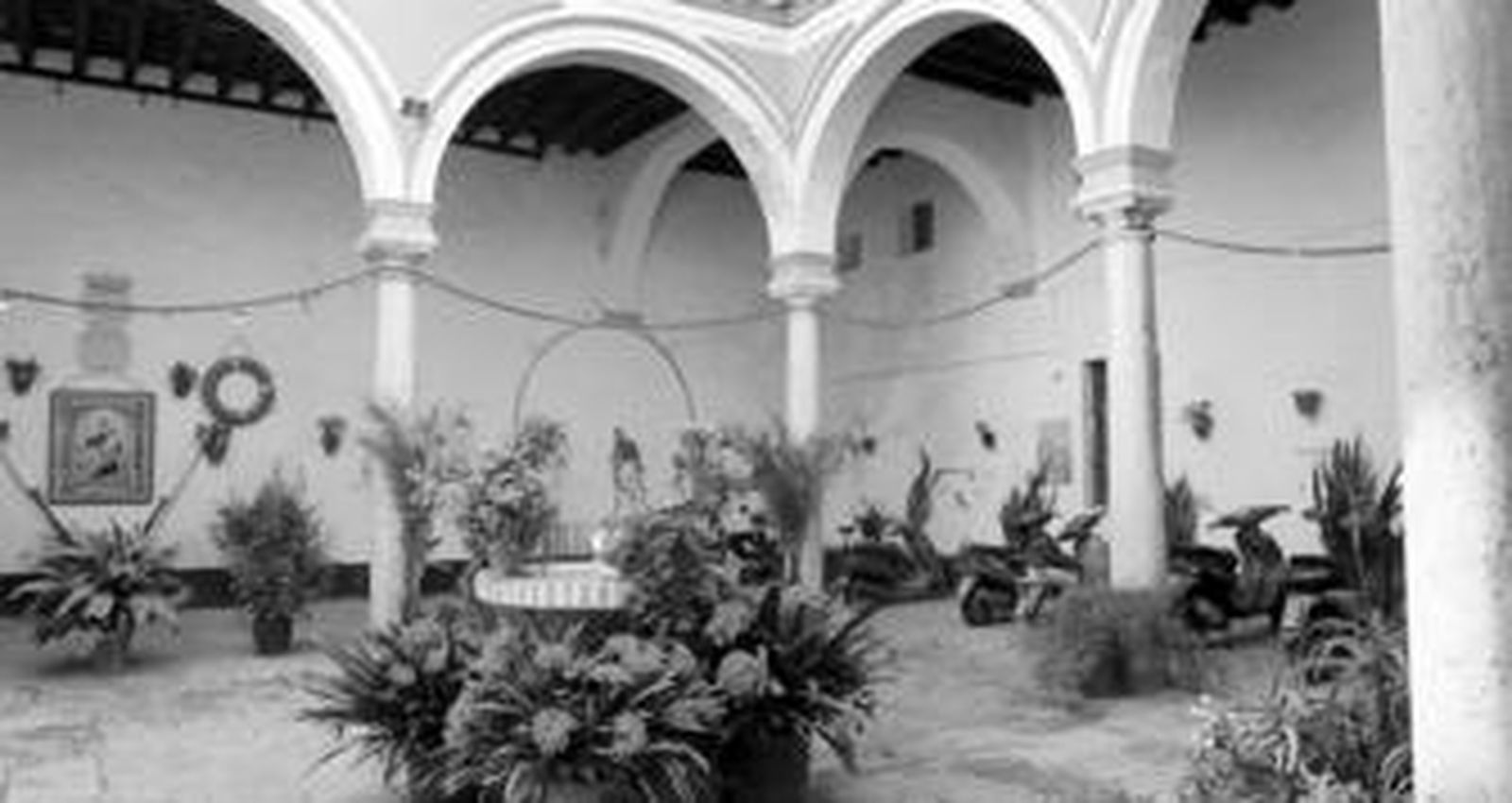 El patio del Palacio de Vizarrón, cuya declaración de ruina propuesta por la nueva empresa propietaria fue rechazada ayer por el Ayuntamiento.