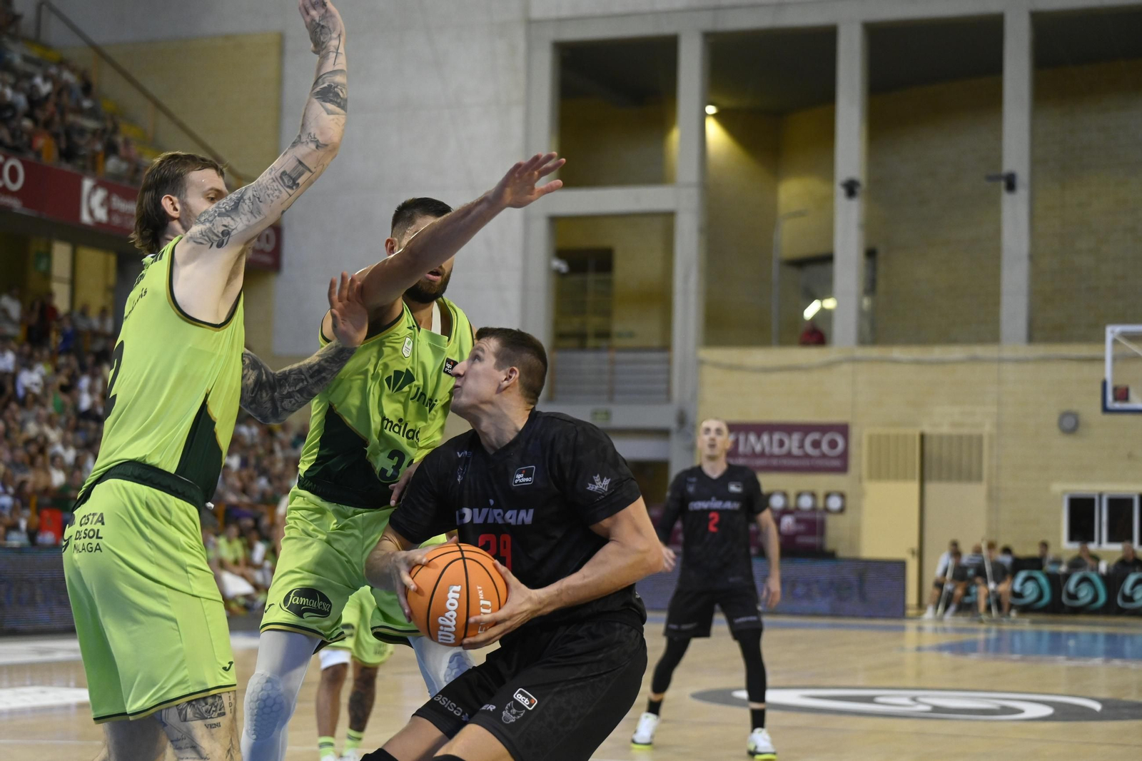 Las mejores fotos del ambiente en Vista Alegre para el Unicaja - Covirán Granada de la Copa de Andalucía de baloncesto
