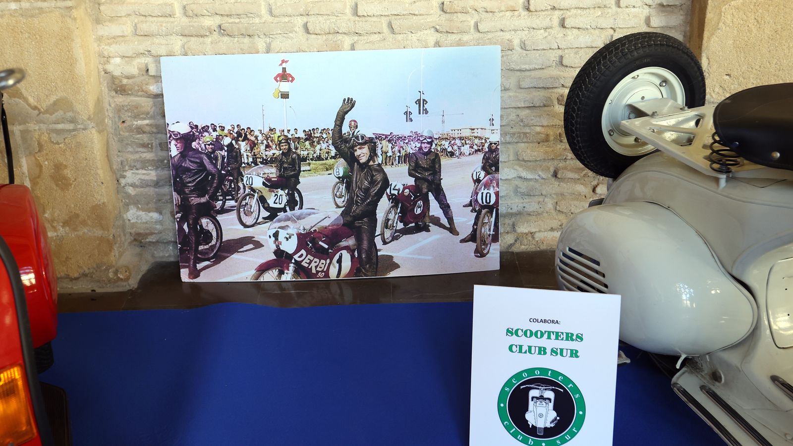 Exposición de motos clásicas en los Claustros