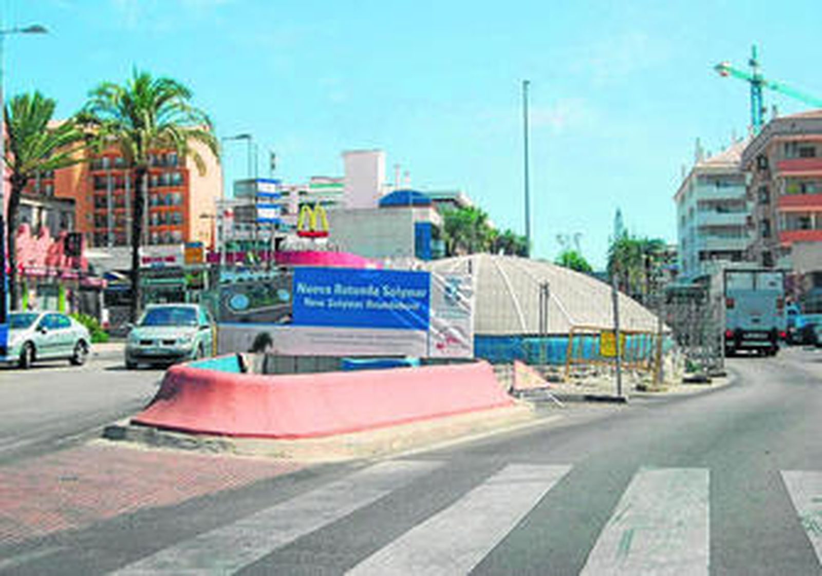 Aspecto de la nueva rotonda Solymar, en Benalmádena.