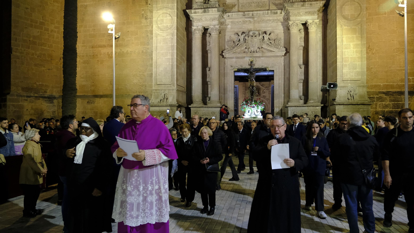 Las imágenes del Vía Crucis del Cristo de la Escucha