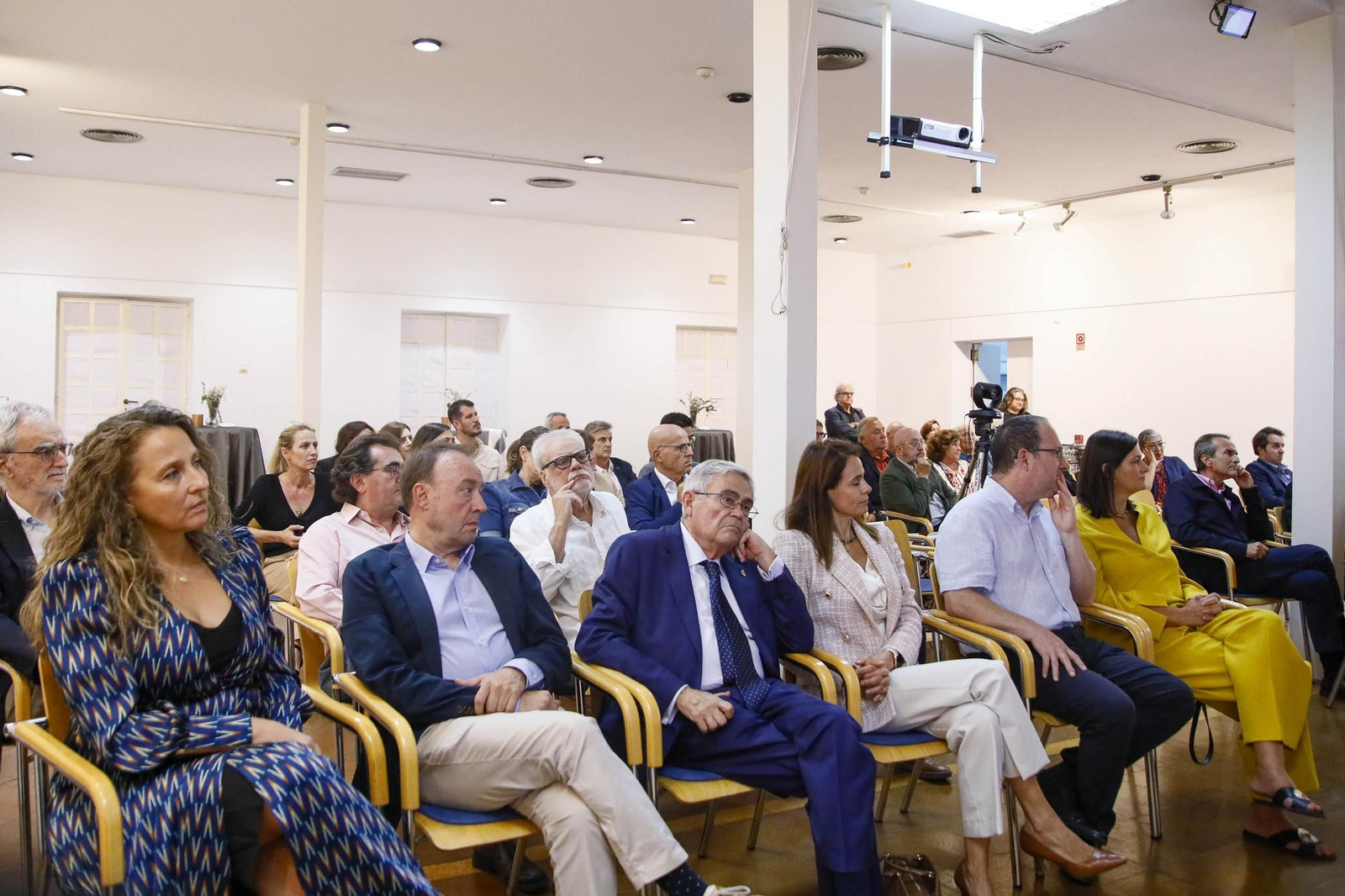 Imágenes del nombramiento como colegiado de honor a Santiago Alfonso en el colegio oficial de arquitectos de Almería