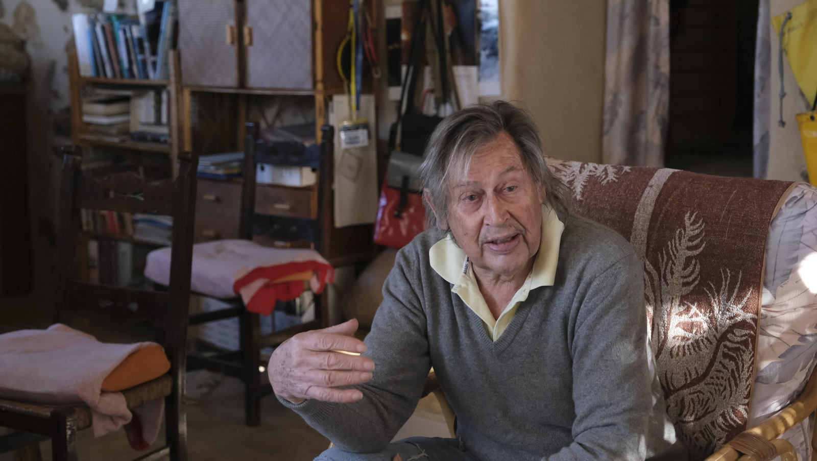 La vida en el barrio sin negocios de Castell del Rey, en imágenes