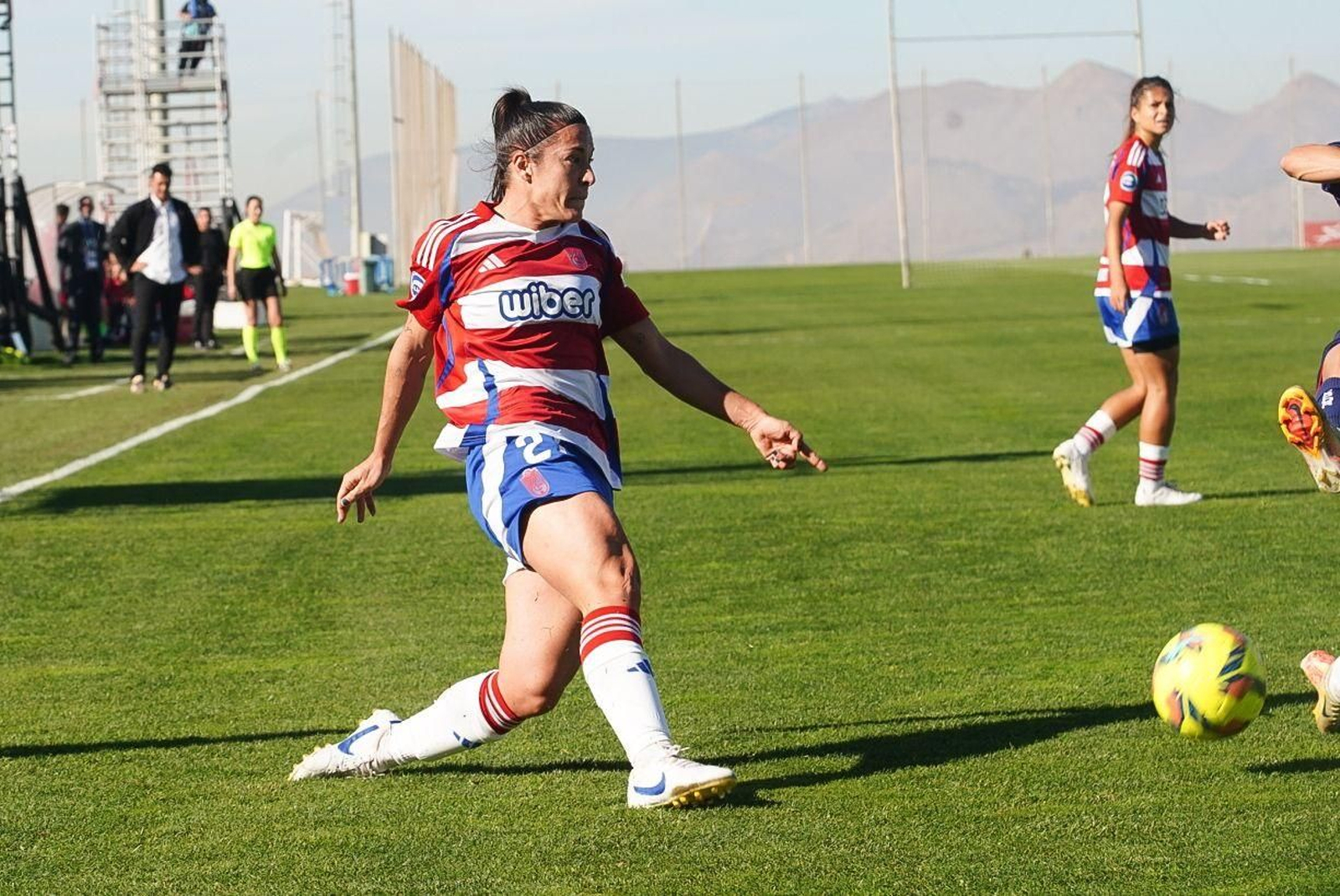 Las mejores imágenes de la goleada del Granada CF Femenino frente al Deportivo